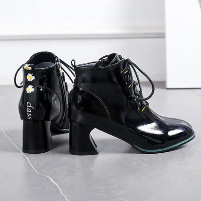 Naiste ökonahast saapad kontsa ja lukuga