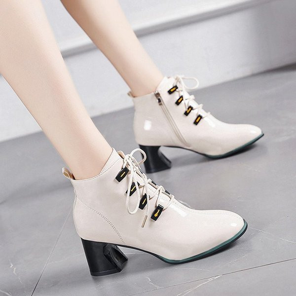 Naiste ökonahast saapad kontsa ja lukuga