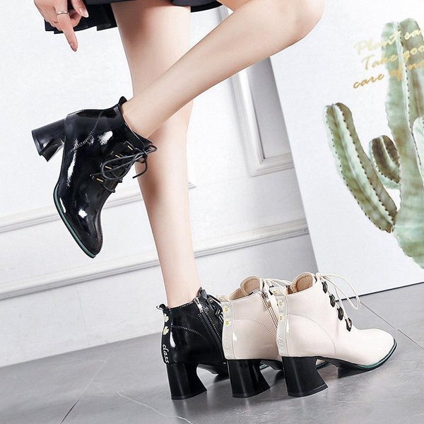 Naiste ökonahast saapad kontsa ja lukuga