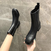 Musta värvi ökonahast lameda tallaga naiste saapad