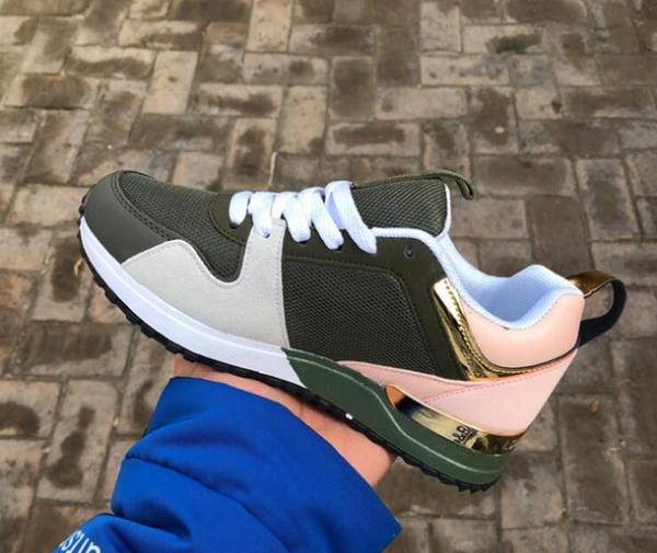 Naiste kaasaegsed ökonahast ja seemisnahast tossud – suured numbrid