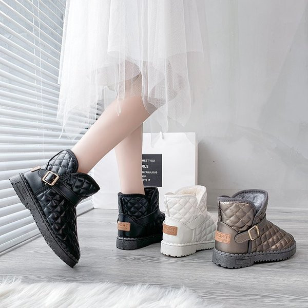 Moodsad sooja voodriga naiste saapad - puhas mudel