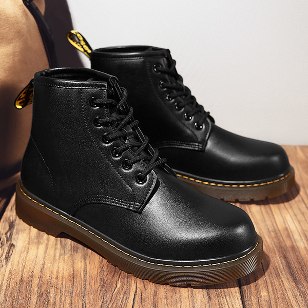 Vyriški juodi odiniai batai su raišteliais