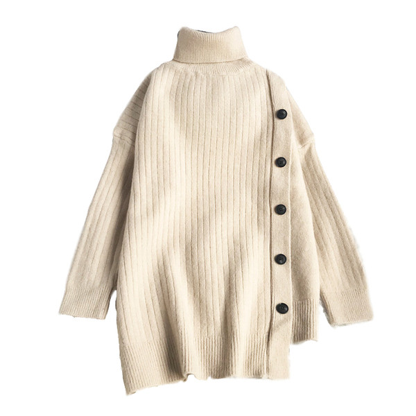 Πουλόβερ μοντέρνο με ψηλό γιακά και κουμπιά