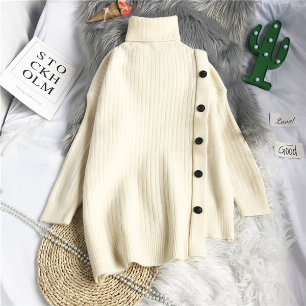 Πουλόβερ μοντέρνο με ψηλό γιακά και κουμπιά