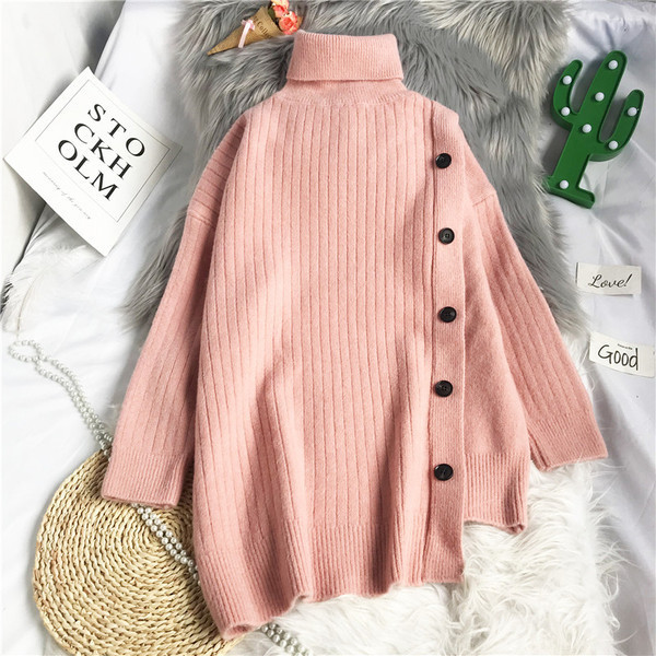 Πουλόβερ μοντέρνο με ψηλό γιακά και κουμπιά