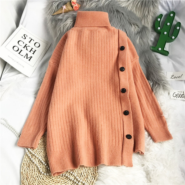 Πουλόβερ μοντέρνο με ψηλό γιακά και κουμπιά