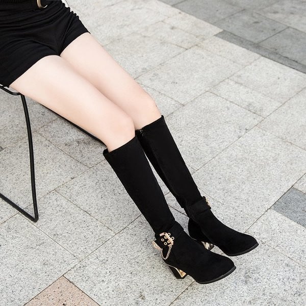 Tõmbluku ja metallketiga naiste saapad - valmistatud ökonahast