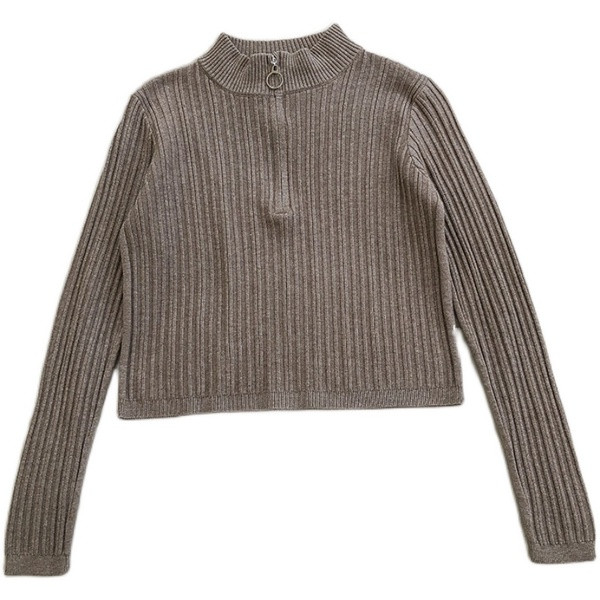 Uue mudeli madala krae ja lukuga naiste pluus