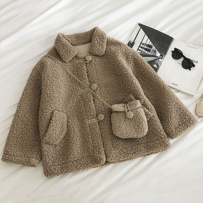 Γυναικείο φαρδύ παλτό μοντέλο με κουμπιά