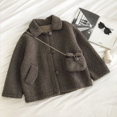 Γυναικείο φαρδύ παλτό μοντέλο με κουμπιά