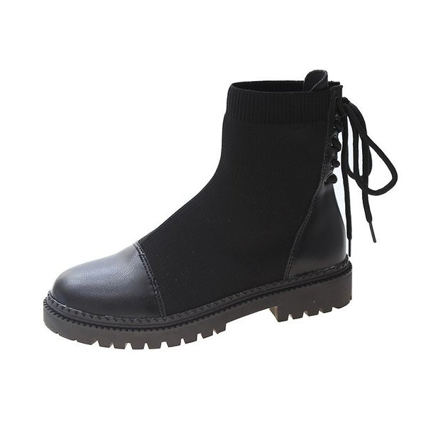 Naiste musta värvi paelte ja lameda tallaga saapad