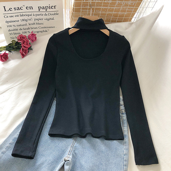 Ženska bluza s niskom kragnom i dugim rukavima