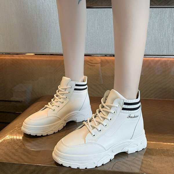 Ženske casual čizme s ravnim potplatom i vezicama u bijeloj i crnoj boji