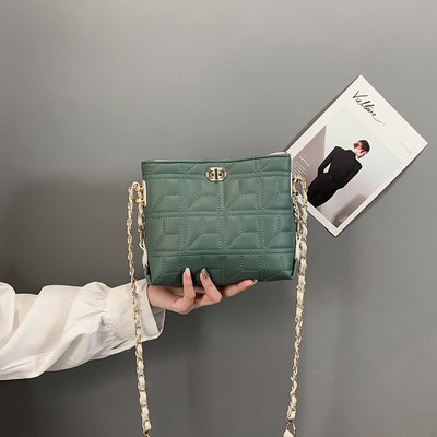 Väike metallist sangaga naiste õlakott - kaks mudelit