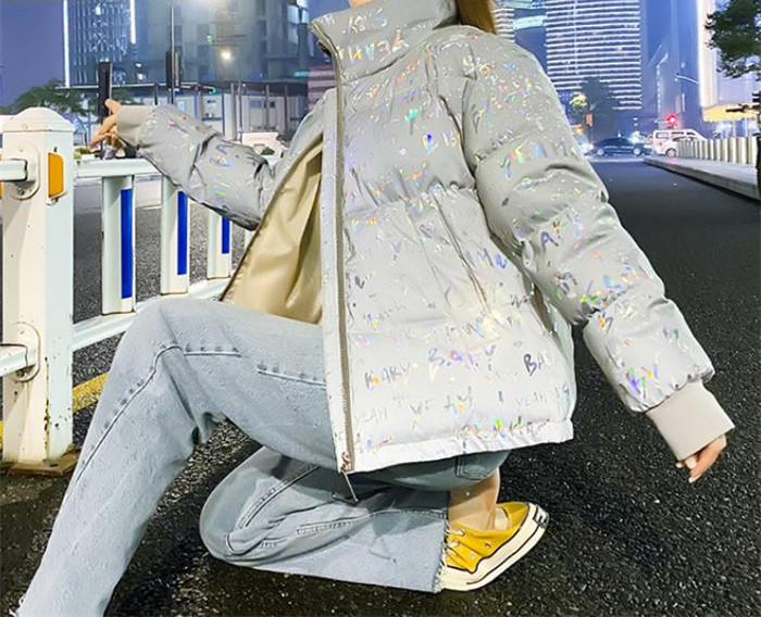 Naiste soe läikiva efektiga jakk