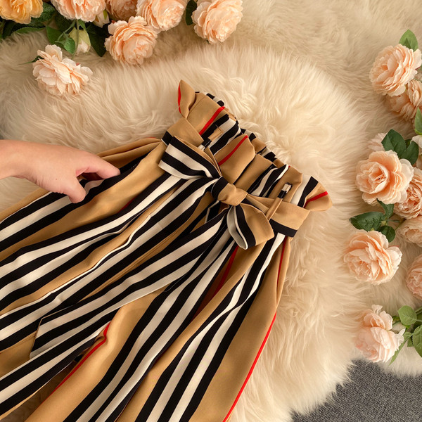 Дамски панталон с висока талия и панделка - широк модел