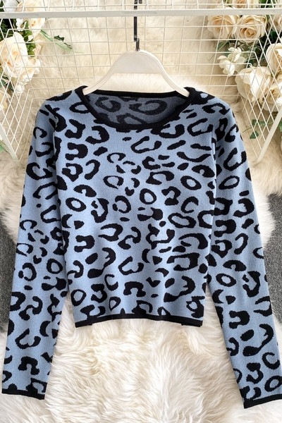 Γυναικείο πουλόβερ με μοτίβο λεοπάρδαλη και οβάλ ντεκολτέ