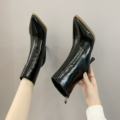 Tõmbluku ja õhukese kontsaga naiste saapad - valmistatud ökonahast