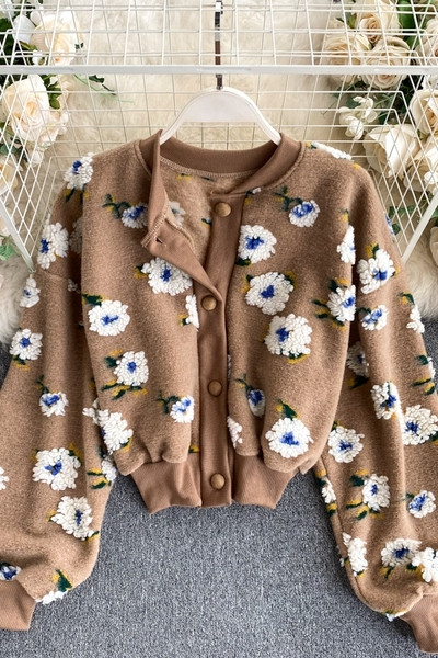 Γυναικείο πουκάμισο με λουλούδια και κουμπιά