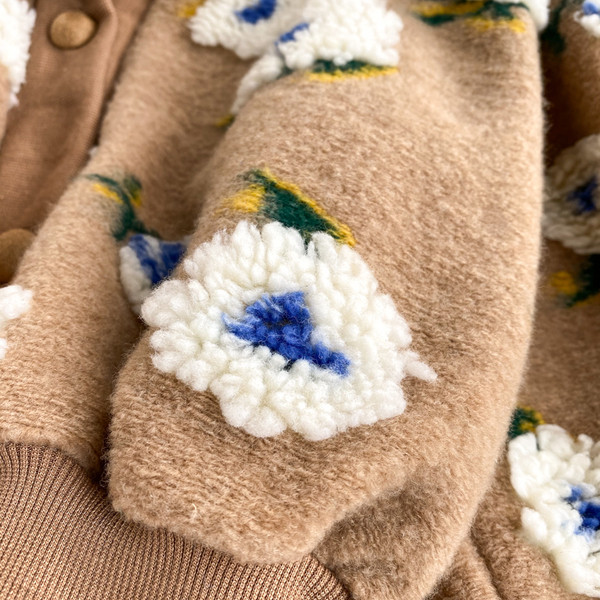 Γυναικείο πουκάμισο με λουλούδια και κουμπιά