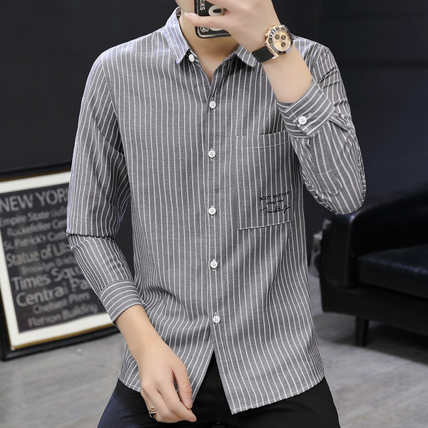 Meeste triibuline pikkade varrukate ja nööpidega särk