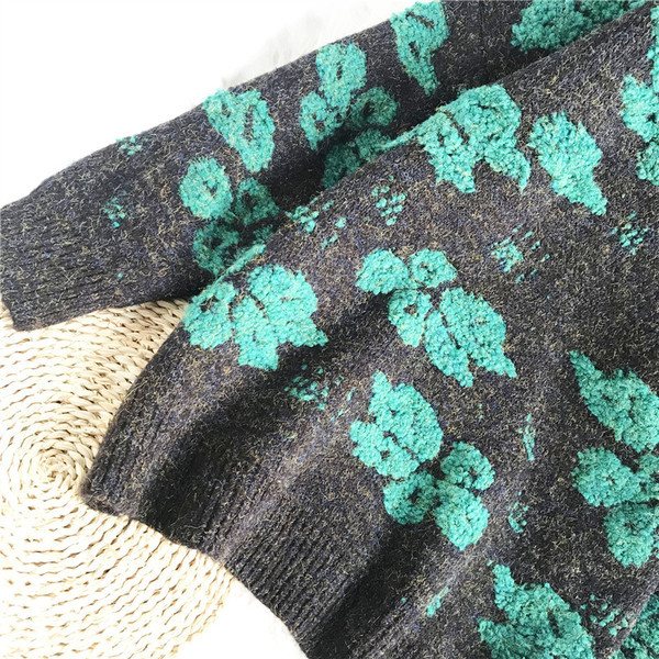 Νέο μοντέλο γυναικείο πουλόβερ με λουλουδάτο μοτίβο - φαρδύ μοντέλο