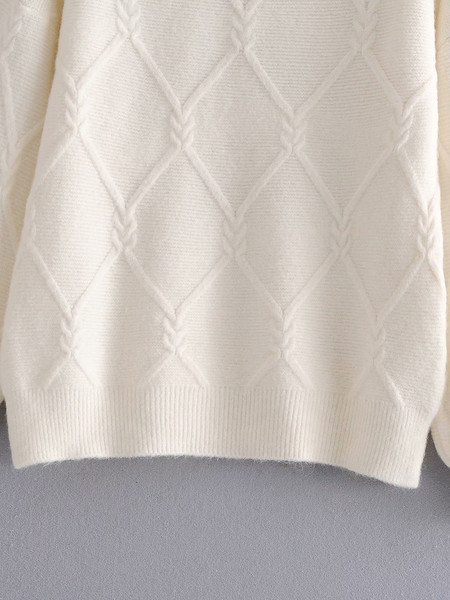 Ležeran džemper s ovalnim izrezom