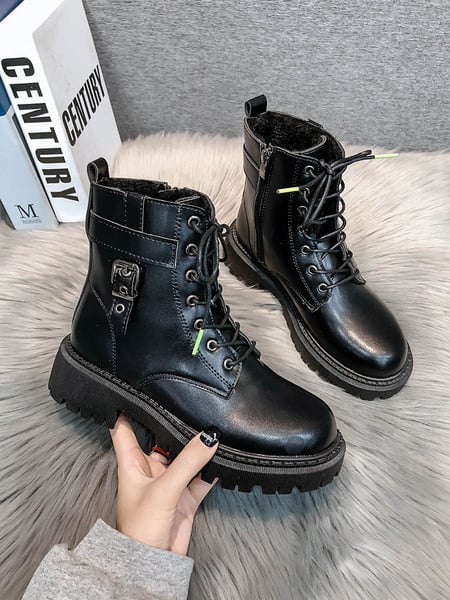 Naiste vabaaja saapad paelte ja lameda tallaga - valmistatud ökonahast