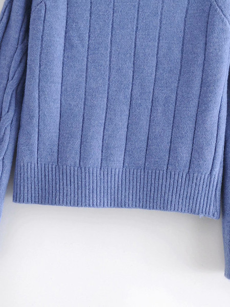 Κοντό πλεκτό πουλόβερ με στρογγυλή λαιμόκοψη