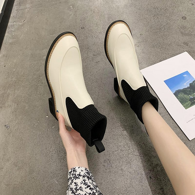 Naiste madala kontsaga saapad – sokitüüpi