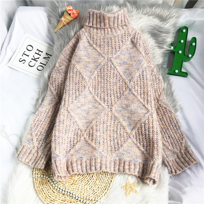 Ležeran ženski pulover - s visokim ovratnikom i dugim rukavima