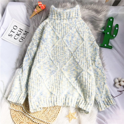 Ležeran ženski pulover - s visokim ovratnikom i dugim rukavima