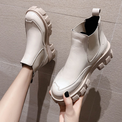 Musta ja valge krobelise tallaga naiste ökonahast saapad