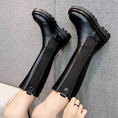 Γυναικείες χειμερινές μπότες από οικολογικό δέρμα με επίπεδη σόλα σε μαύρο χρώμα