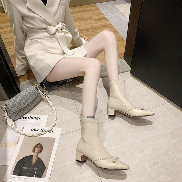 Naiste vabaajasaapad pärlite ja paelaga - ümar mudel