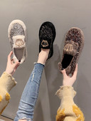 Lameda talla, udusulgede ja läikivate osakestega naiste vabaajajalatsid