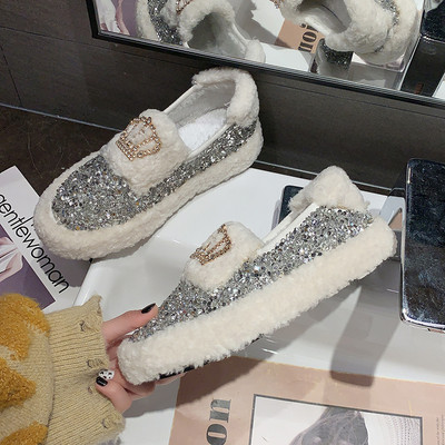 Lameda talla, udusulgede ja läikivate osakestega naiste vabaajajalatsid