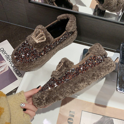 Lameda talla, udusulgede ja läikivate osakestega naiste vabaajajalatsid