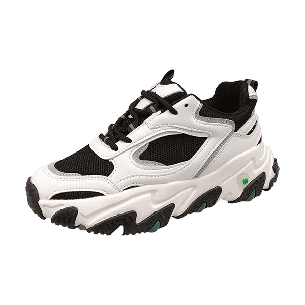 Γυναικεία πάνινα παπούτσια με ψηλά πέλματα και κορδόνια σε λευκό χρωμα