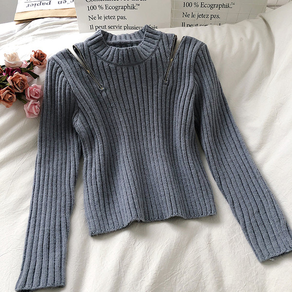 Praegune naiste sviiter lukuga ja madala kraega