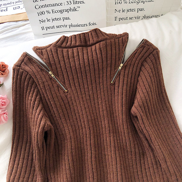 Praegune naiste sviiter lukuga ja madala kraega