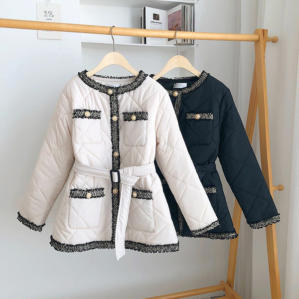 Jachetă lungă de damă de ultimă generație cu centură și nasturi