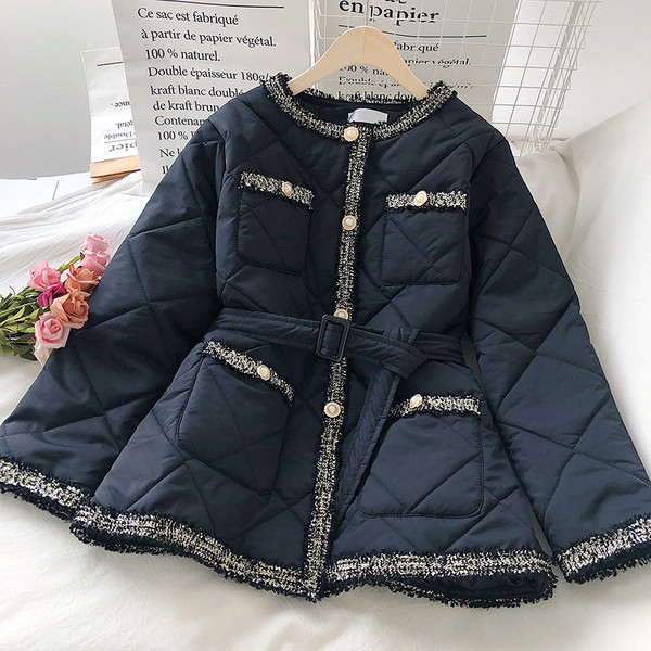 Jachetă lungă de damă de ultimă generație cu centură și nasturi