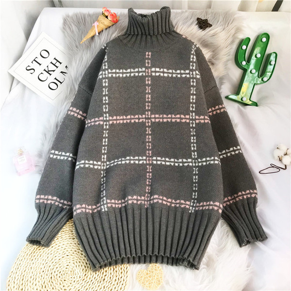 Πλεκτό γυναικείο πουλόβερ με υψηλό γιακά - φαρδύ μοντέλο