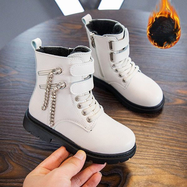 Praegused kleepsude ja lipsudega lastesaapad tüdrukutele