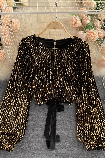 Stiilne litrite ja väljalõikega seljaosaga naiste särk