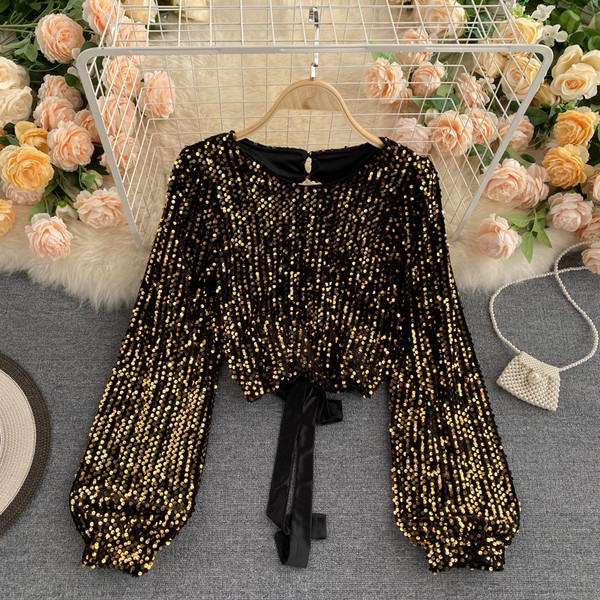 Stiilne litrite ja väljalõikega seljaosaga naiste särk