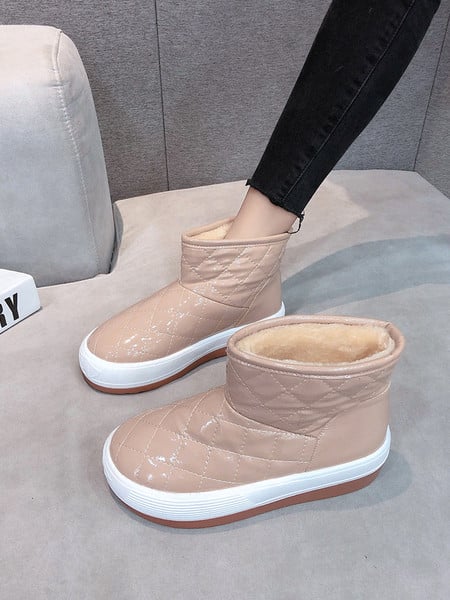 Laisvalaikiai batai lygiais padais ir šiltu pamušalu