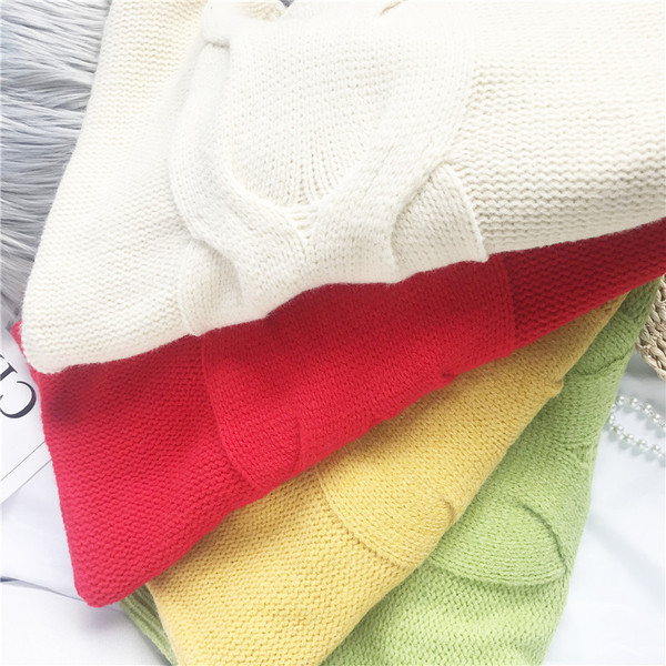 Kootud naiste kampsun ümara kaelusega ja pikkade varrukatega